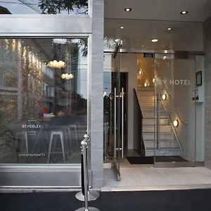 https://the-beverley-hotel.niagara-fallshotels.com